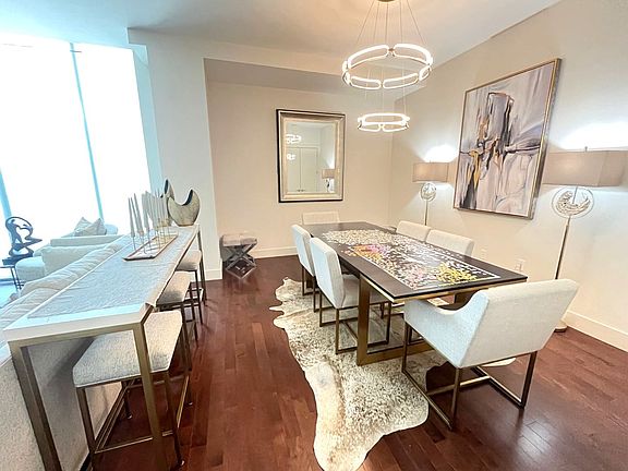 5th image of 610 E Market St Unit 3109