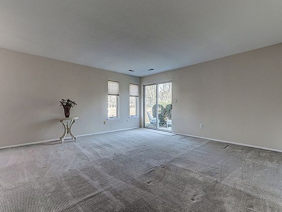3rd image of 605 Elton Ct S