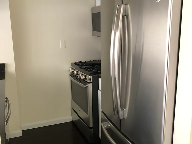393 W 49th St #3D — Photo 8