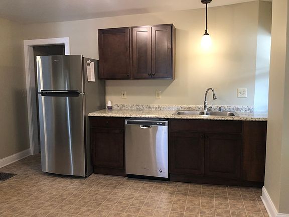 5th image of 2357 S Woodward St Unit 2