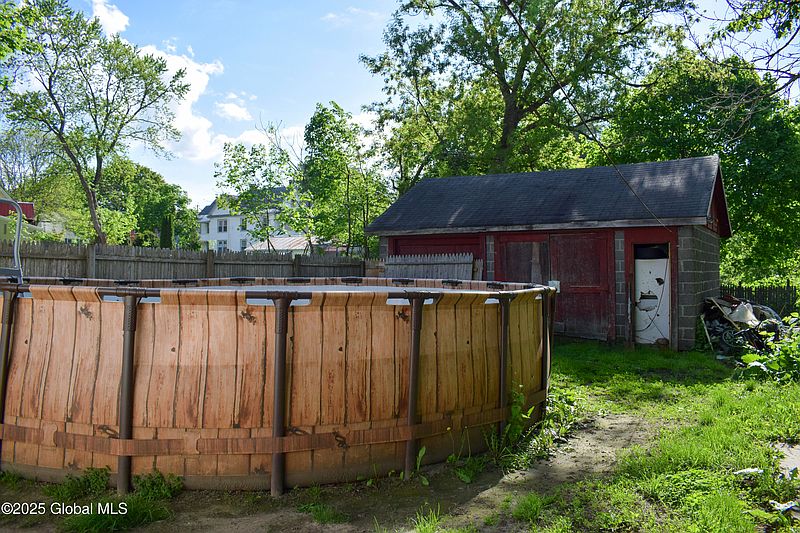 3rd image of 25 N Melcher Street