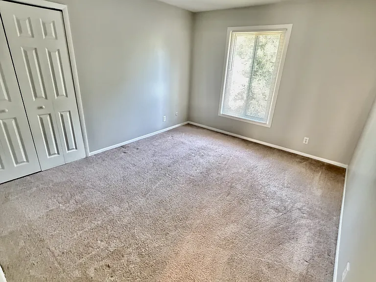 2400 S Detroit Ave #7 — Photo 7