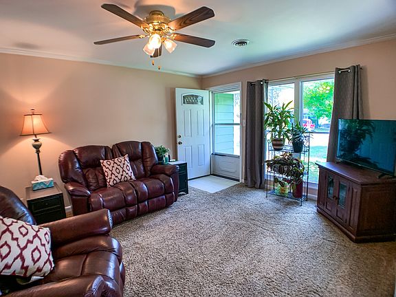 3rd image of 1308 Chickering Dr