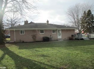 48807 Salt River Dr, Chesterfield, MI 48047