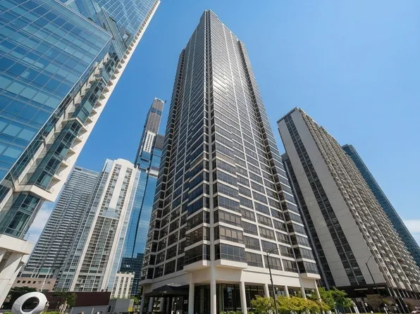 360 E Randolph St APT 2203, Chicago, IL 60601