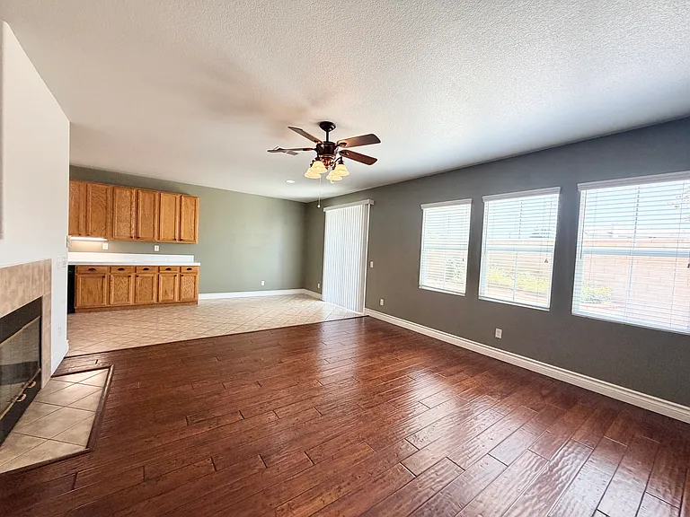 1884 Pinnacle Way — Photo 12