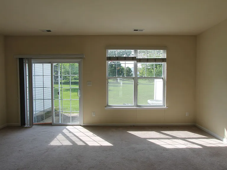 316 Ross Ct — Photo 7