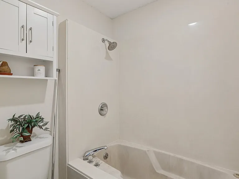 2429 Kennedy Ct — Photo 15