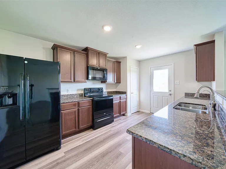 5735 Rainbow Rd — Photo 8