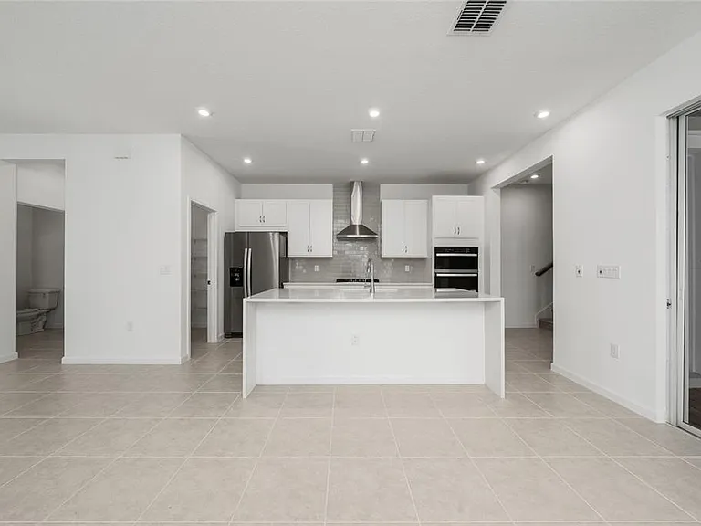 2402 Celebration Blvd — Photo 8