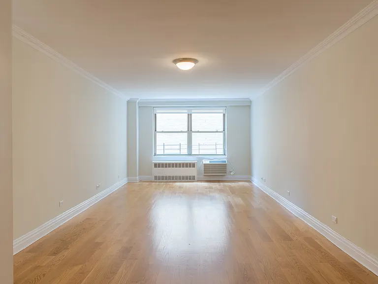 210 W 89th St #5A — Photo 3
