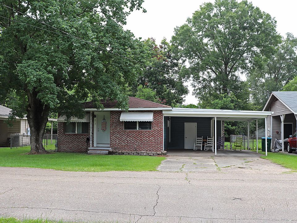 1st image of 213 Smith St