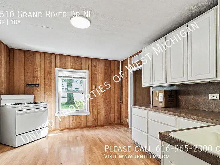 5510 Grand River Dr NE — Photo 9
