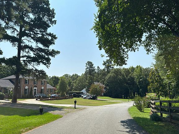 4th image of 101 Clarendon Dr
