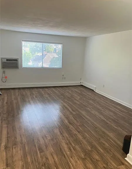 172 Summer St #14 — Photo 4