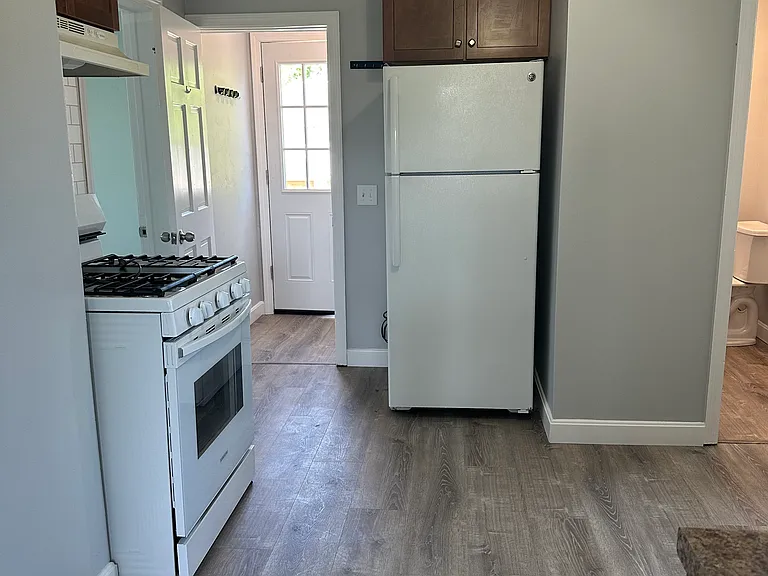 38 Taunton Ave #2 — Photo 3