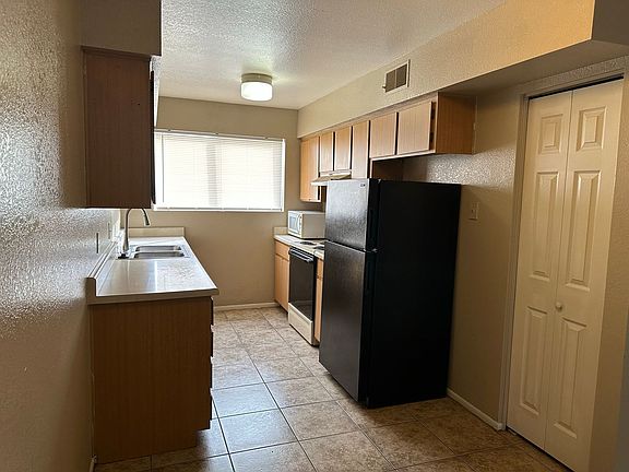 5th image of 217 E Washington Ave APT 104