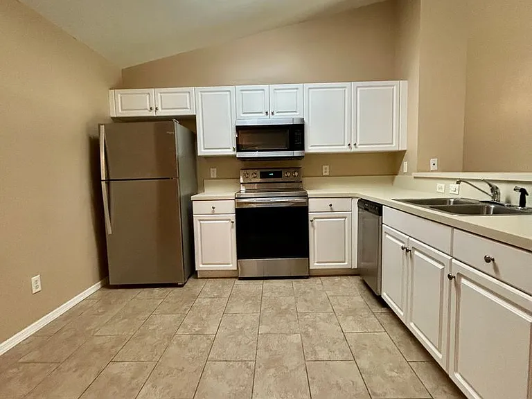 346 Bell Blvd S — Photo 4