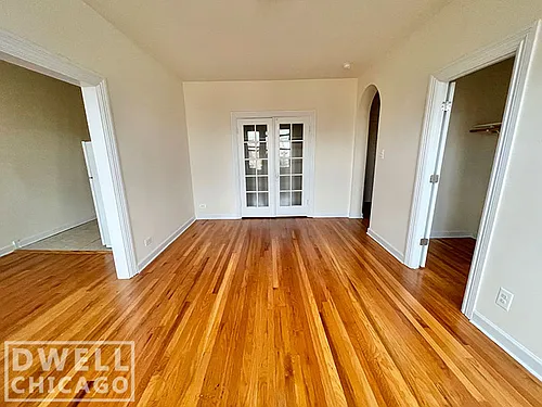2704 N Sawyer Ave Photo 1