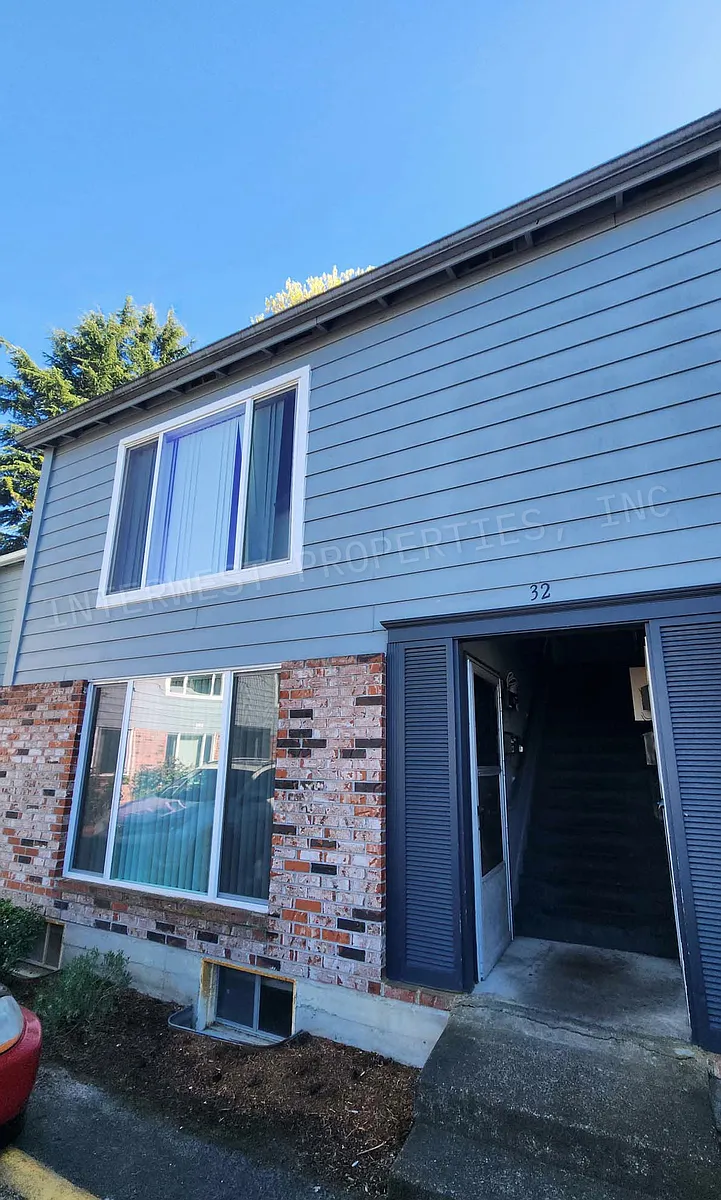 Building Photo - 32 SE 60th Ave #1