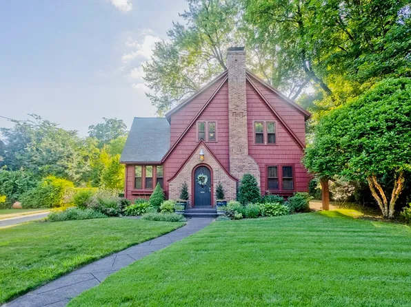 1142 Longmeadow St, Longmeadow, MA 01106