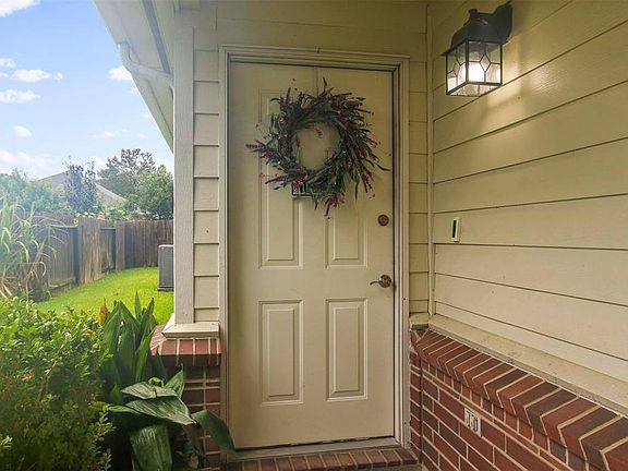5th image of 7810 Sisterdale Dr
