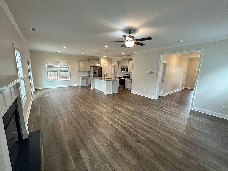1210 Simpson St — Photo 5