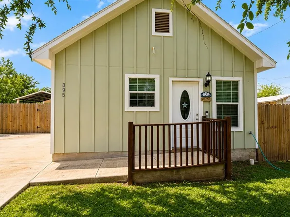 395 Willow Ave, Luling, TX 78648