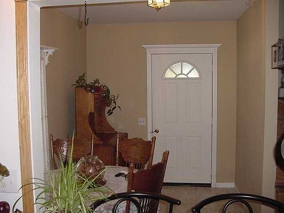 4th image of 6062 Lakeview Cres