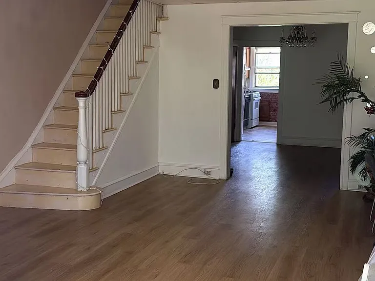7053 Charles St — Photo 2