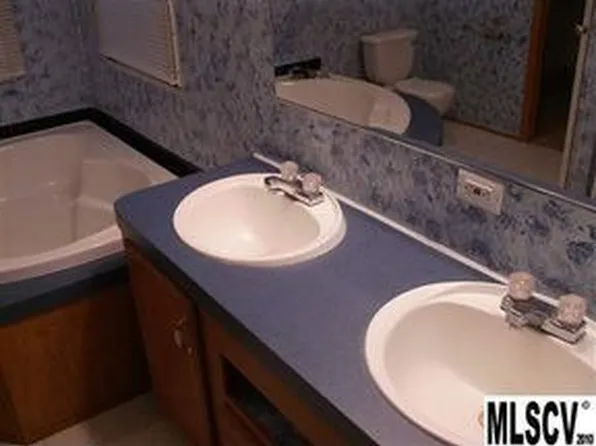 790 Basin Creek Dr, Taylorsville, NC 28681