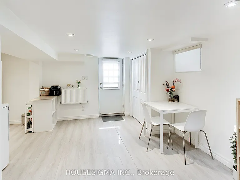 152 Linsmore Cres #LOWER — Photo 9