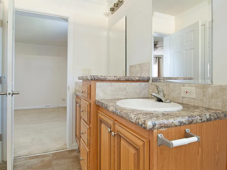 121 Bluebell Dr #11 — Photo 22