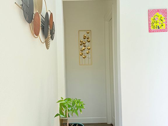 Entry Way Left Side view to Second Bedroom