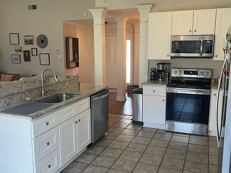 325 Malabar Way — Photo 9