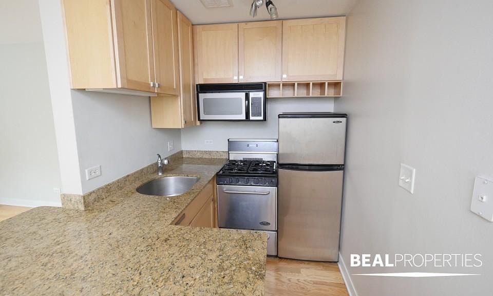 1st image of M625 Wrightwood Ave #219