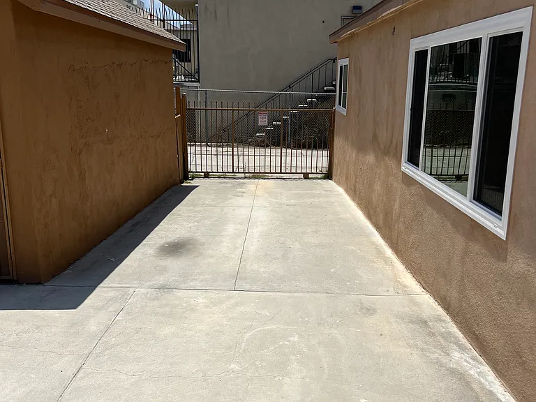 7147 Mohawk St #1 — Photo 14