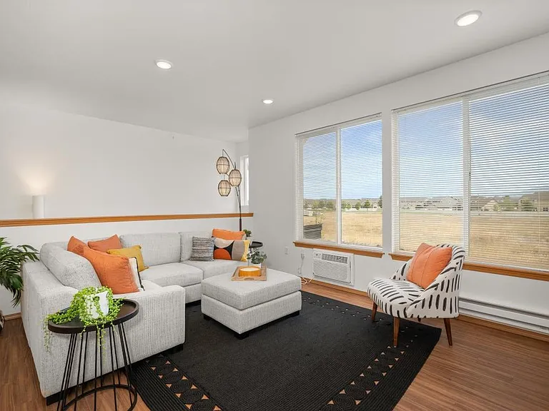 Bluegrass Farms Apartments — Photo 12