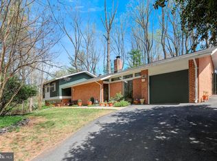 8040 Park Overlook Dr, Bethesda, MD 20817