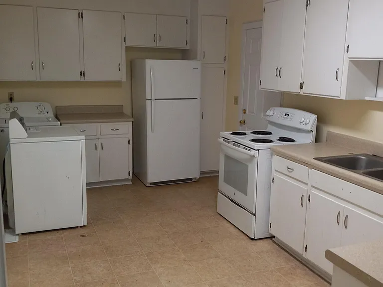 2231 Kingswood Dr — Photo 7