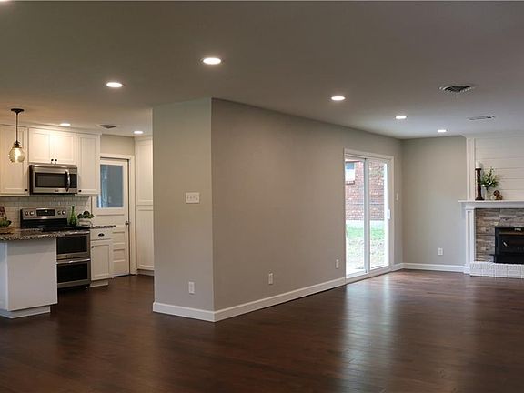 5th image of 8028 Beechwood Dr