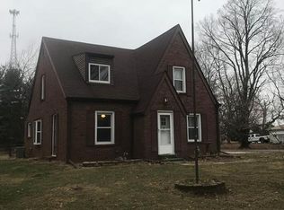 956 N Bluff Rd, Greenwood, IN 46142