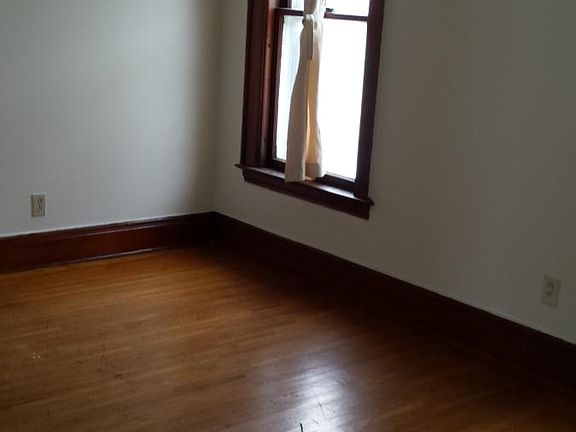 2nd image of 1206 Butternut St #1