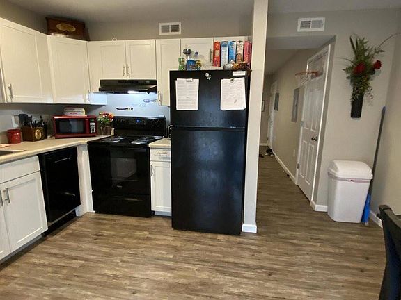 5th image of 1804 Parkwood Ln #15