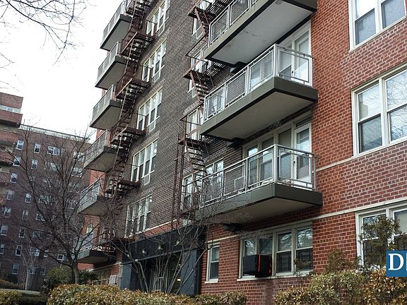 2nd image of 8705 166th St APT 6H