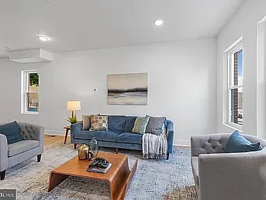 3 bed, 2.5 bath, 1650 sqft, $2,550 — Photo 2