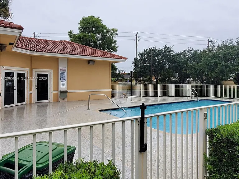9909 Westwood Dr #121 — Photo 19