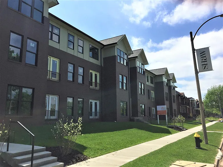 De Tonty Street Apartments — Photo 20