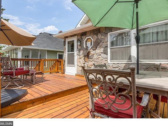 5th image of 1093 Suburban Ave