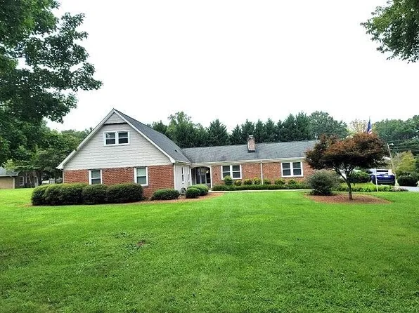 1425 Mount Olivet Rd, Martinsville, VA 24112